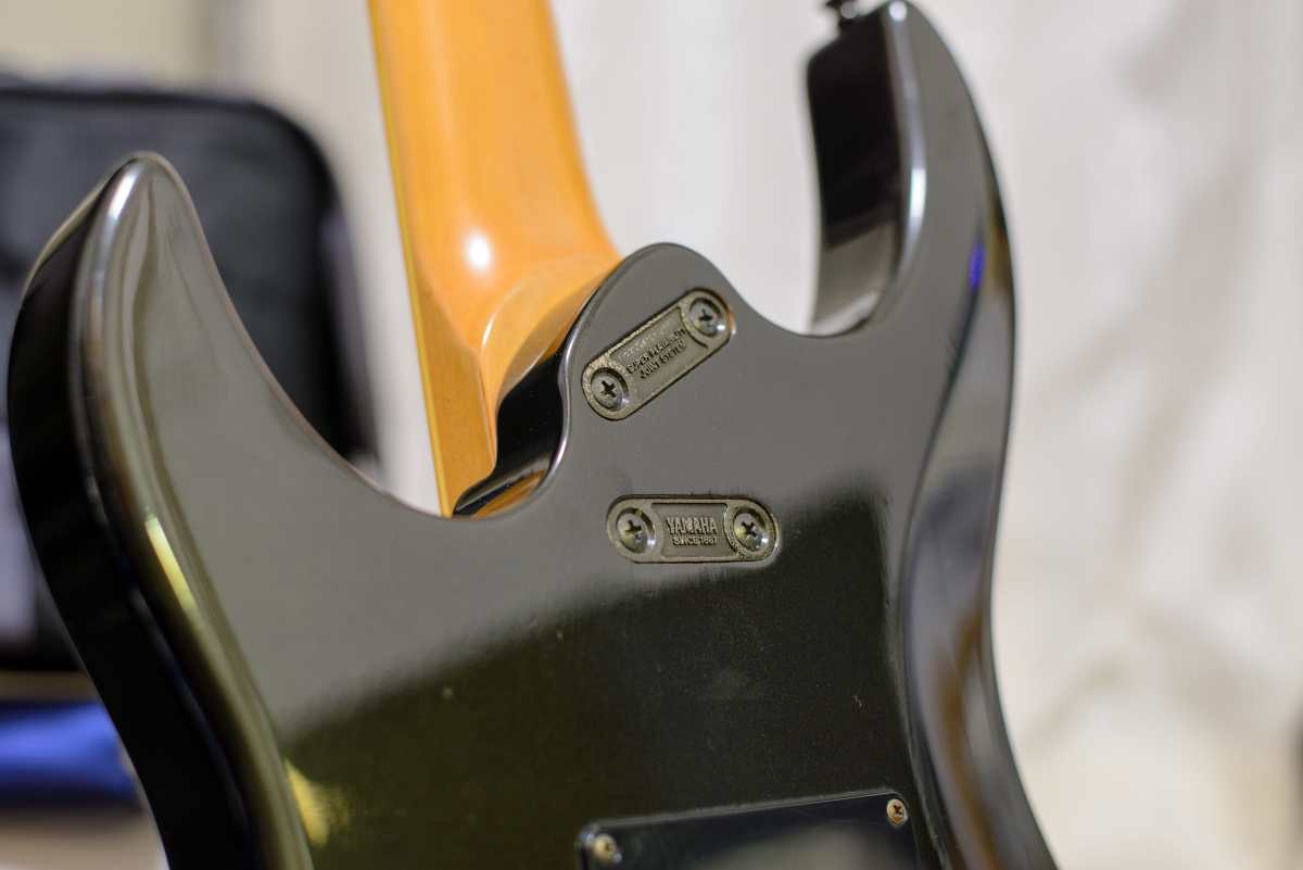 Yamaha RGX612S - One piece neck with Yamaha curved neck joint design for fast fret access