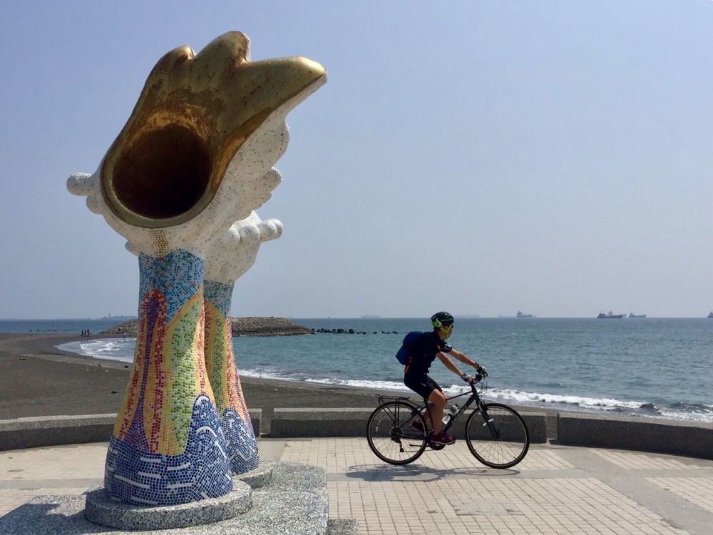 Double Whelk Statue