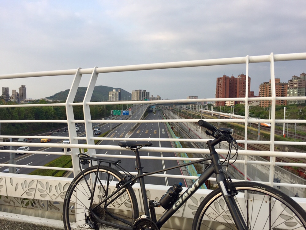 Cueihua Bicycle Bridge with Kaohsiung Metro Expressway at the background