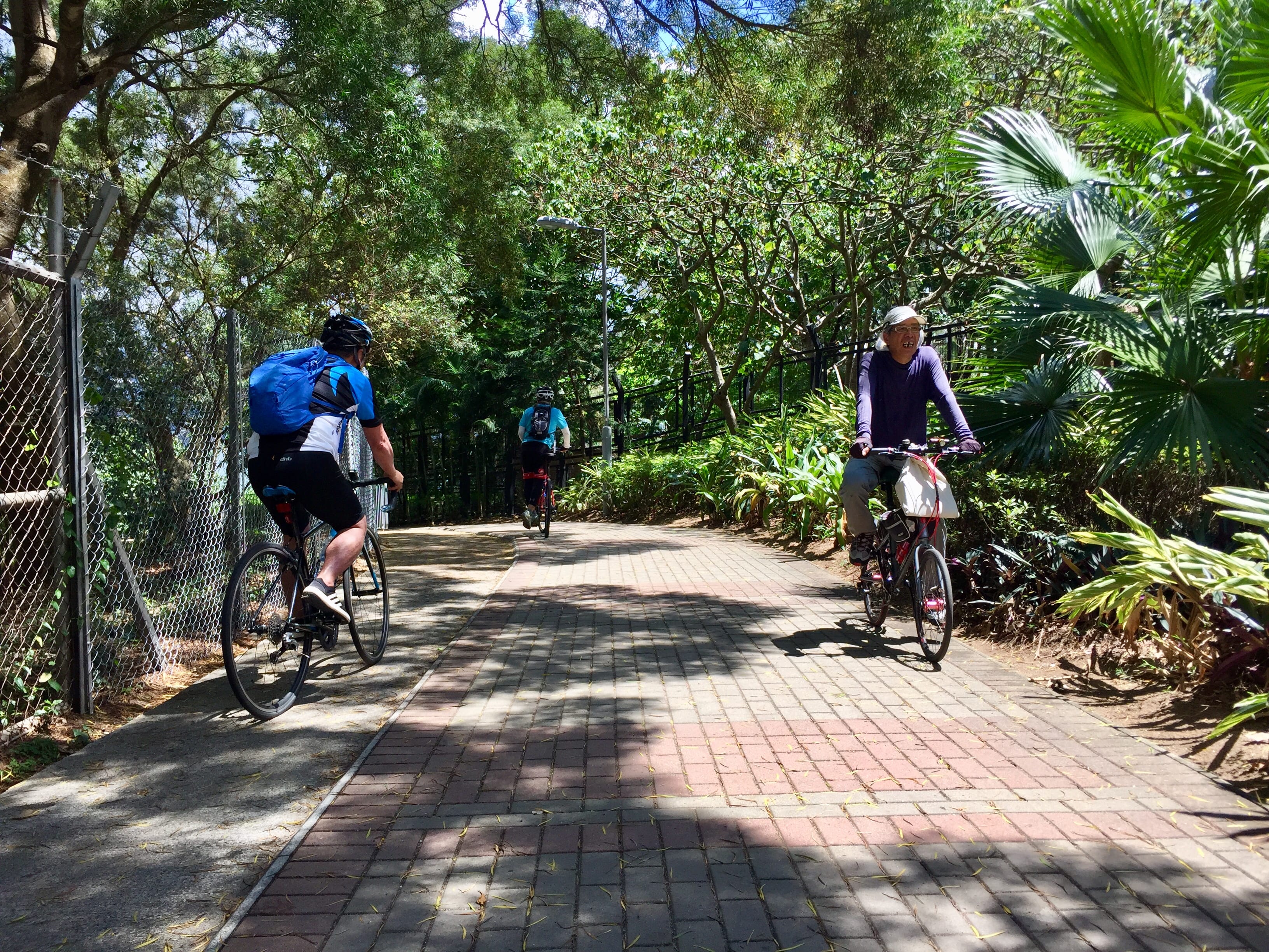 Footpath leading to the Wu Kai Sha Beach