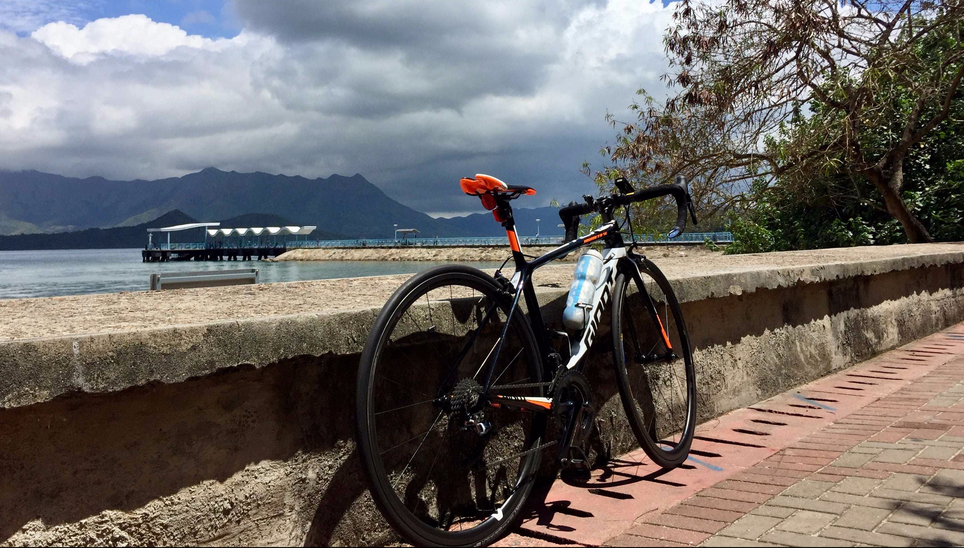 Wu Kai Sha Beach with the Wu Kai Sha Pier in the background