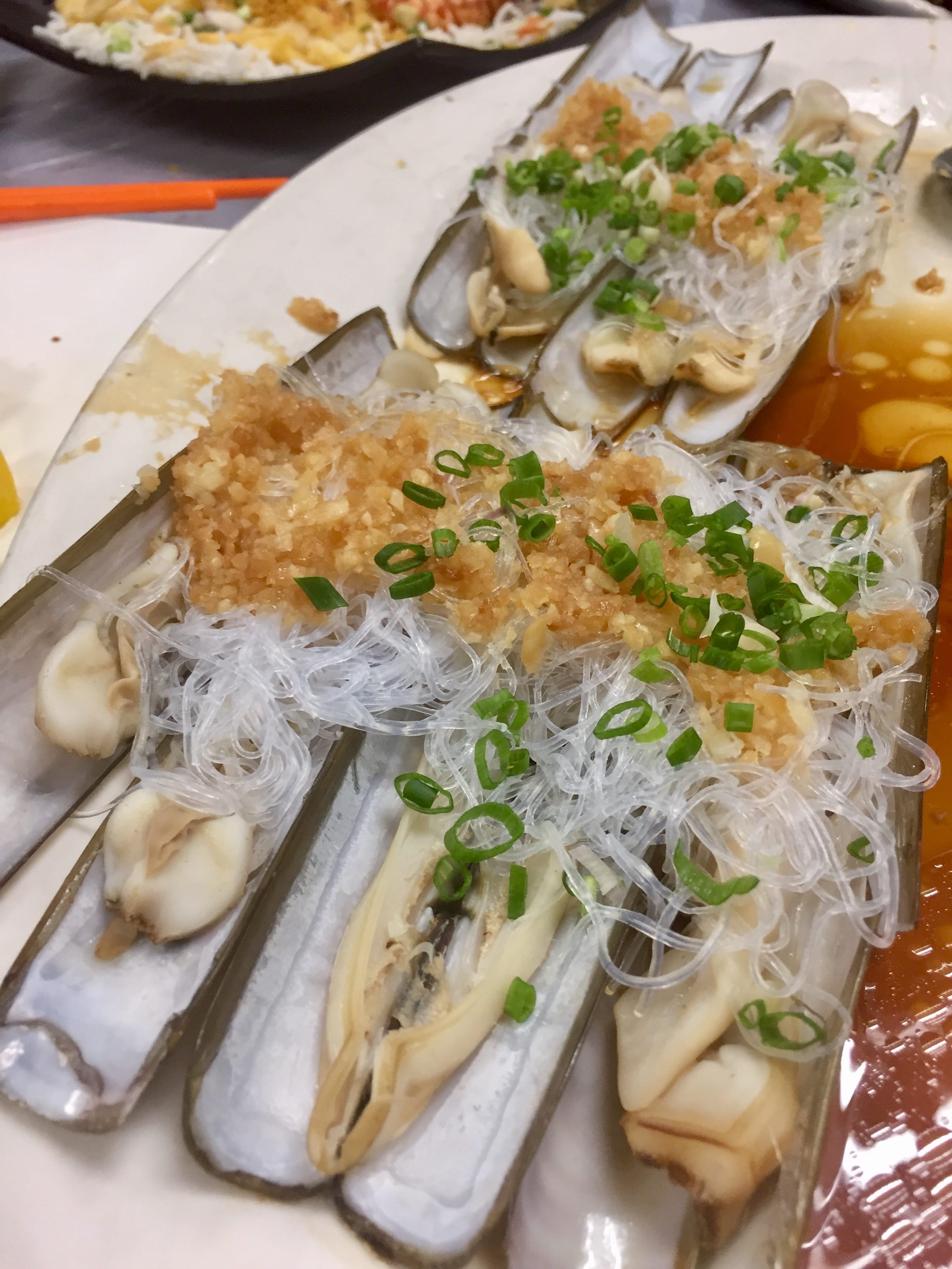 Razor Clams steamed with Garlic and Chinese Vermicelli