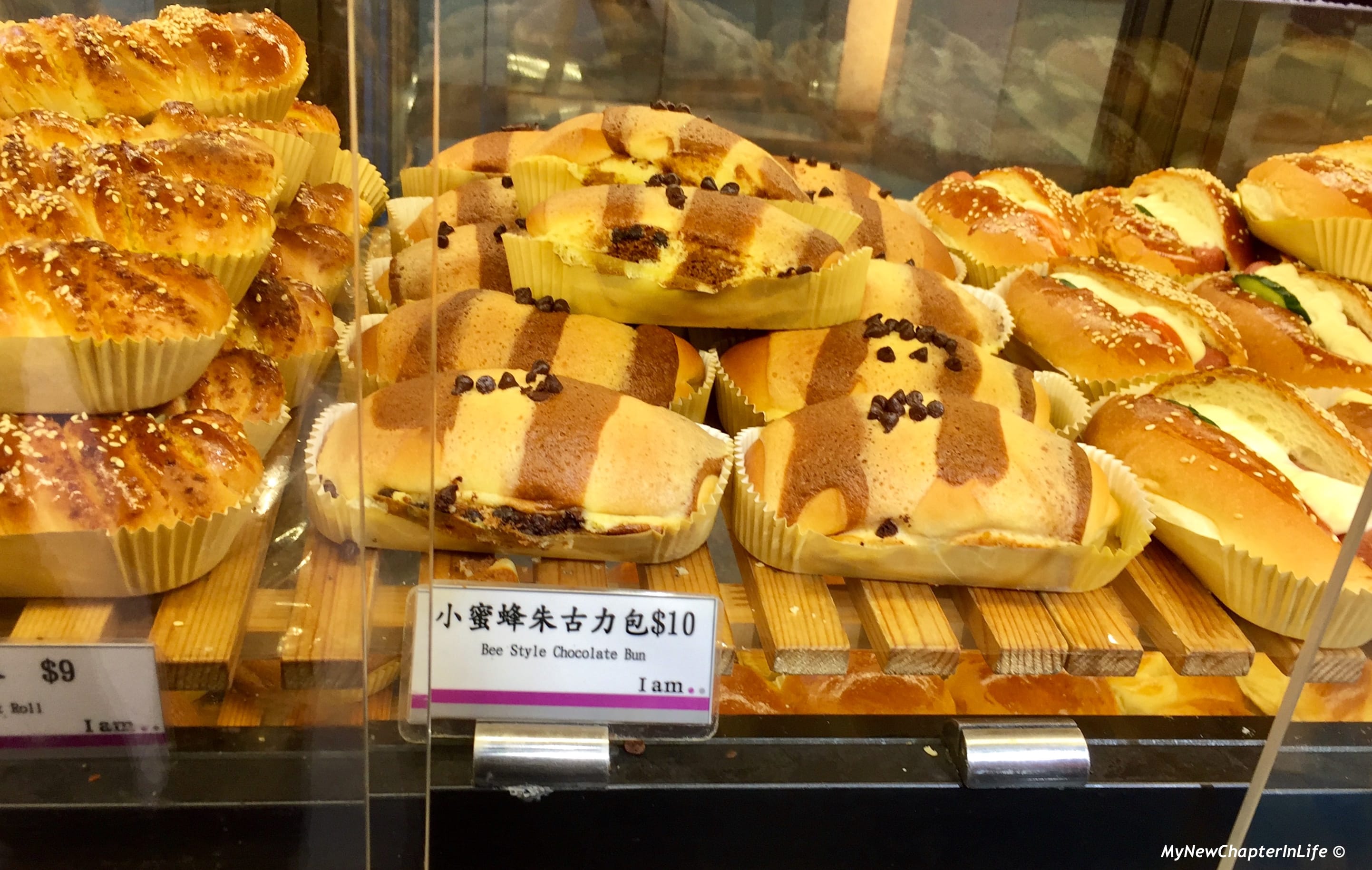 椰檳、朱古力包、沙律包 Coconut Bun, Chocolate Bun and Salad bread
