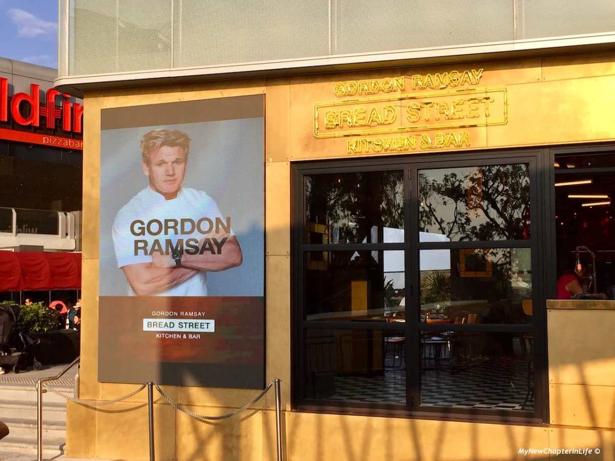 招牌姿勢 Signature Pose of Gordon Ramsay at Bread Street